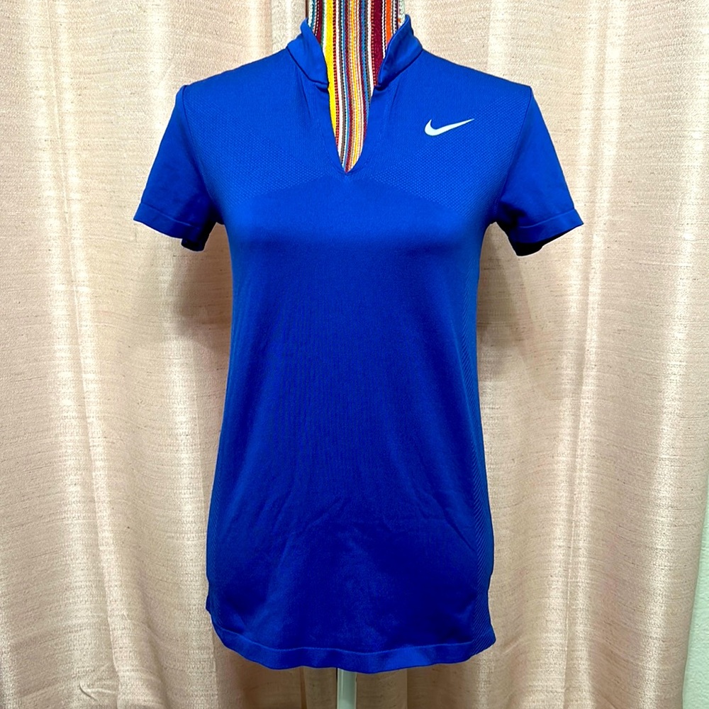 Nike Dri-fit Golf Shirt.
